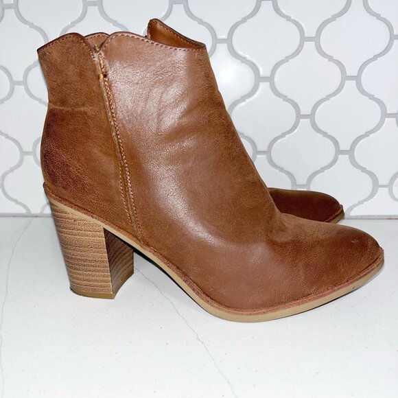 MIA Boots Womens Patton Zip Heels Ankle Booties Brown Faux Leather Pointed Toe 9 - Picture 2 of 9